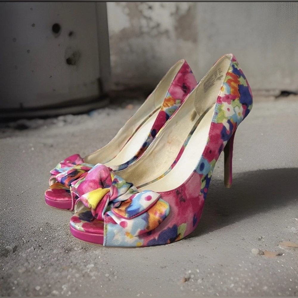 Fioni Multi-color Heels Watercolor Floral Satin Open Toe Bow Vamp Pumps 9.5 read